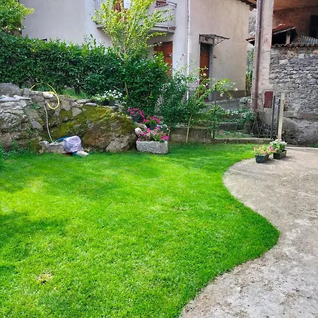 La Casa Sul Fiume Apartment *