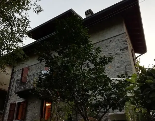 La Casa Sul Fiume דירה *